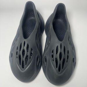 Yeezy Foam Runner slide
